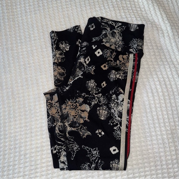 FP Movement Freestyle Floral Striped
Leggings High Rise Ankle Crop Drawstring - Picture 7 of 10